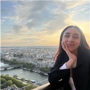 Me llamo Laura y soy una persona muy creativa, alegre y con muchas ganas de compartir lo que sé. Me gusta aprender cosas nuevas
